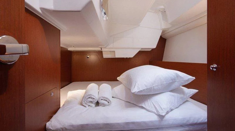 Beneteau Oceanis 38.1