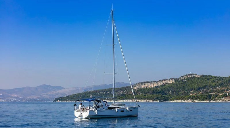 Beneteau Oceanis 38.1