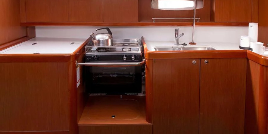 Beneteau Oceanis 43