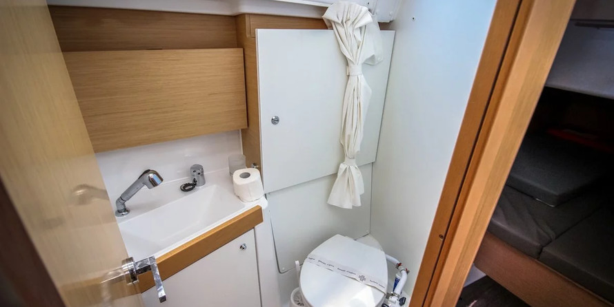 Beneteau Oceanis 38.1