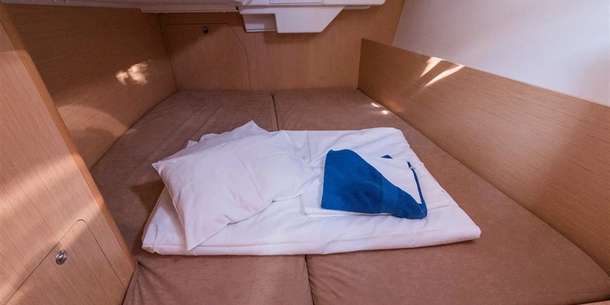 Beneteau Oceanis 38.1