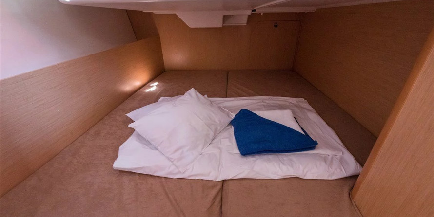 Beneteau Oceanis 38.1