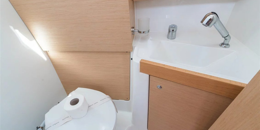 Beneteau Oceanis 38.1