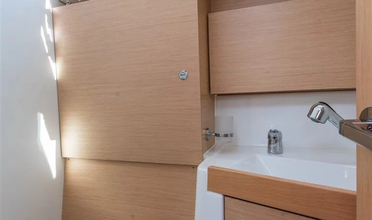 Beneteau Oceanis 38.1