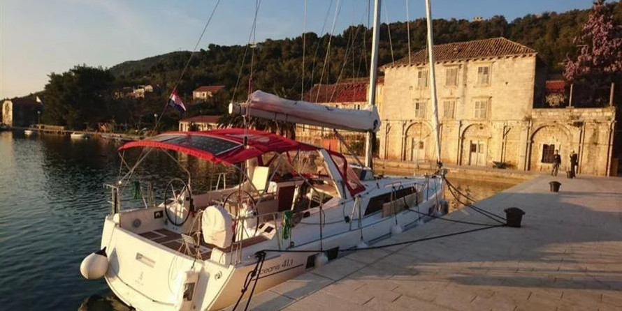 Beneteau Oceanis 38.1