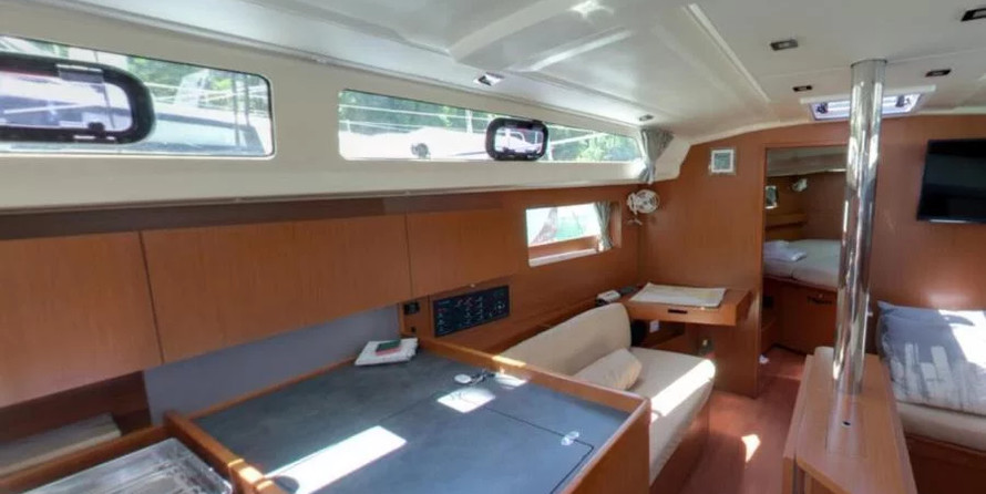 Beneteau Oceanis 38.1