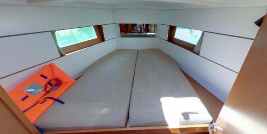 Beneteau Oceanis 38.1