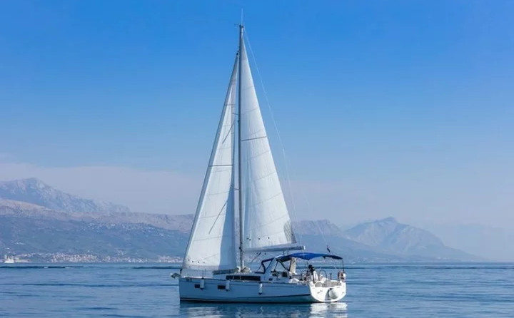 Beneteau Oceanis 38.1