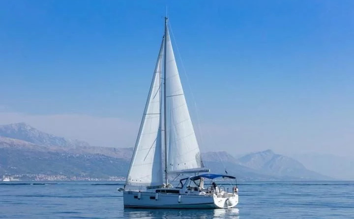 Beneteau Oceanis 38.1
