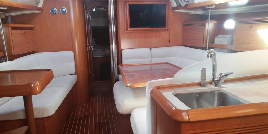 Sun Odyssey 43