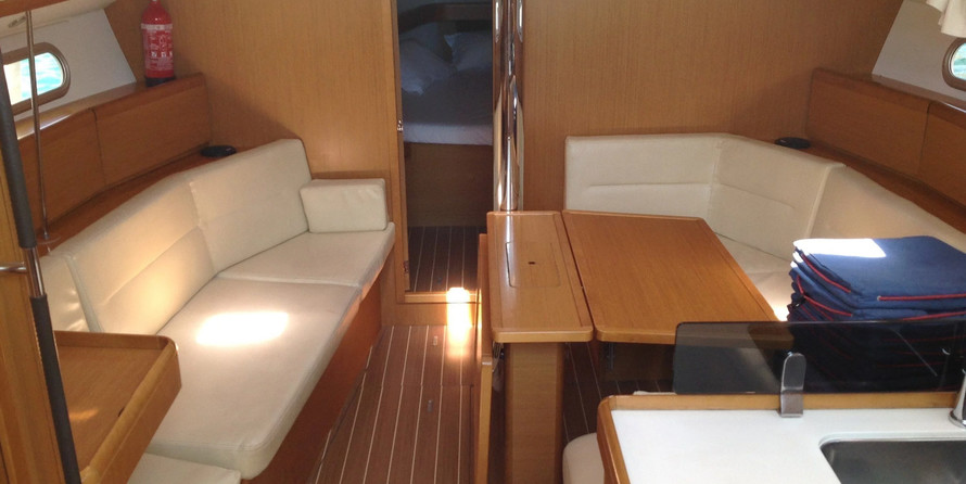 Sun Odyssey 42i