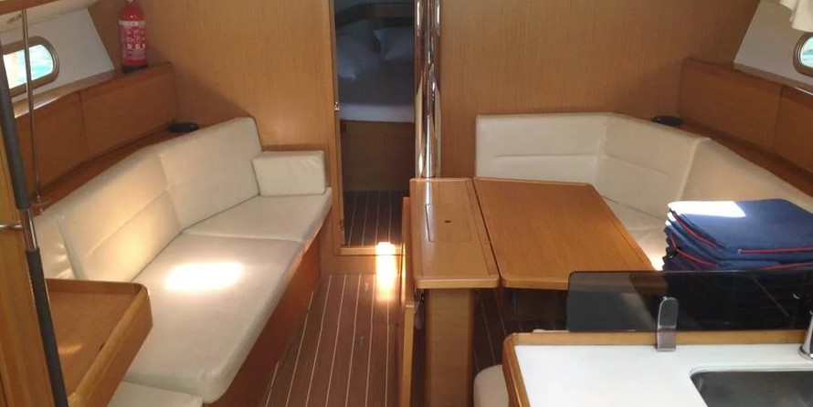 Sun Odyssey 42i