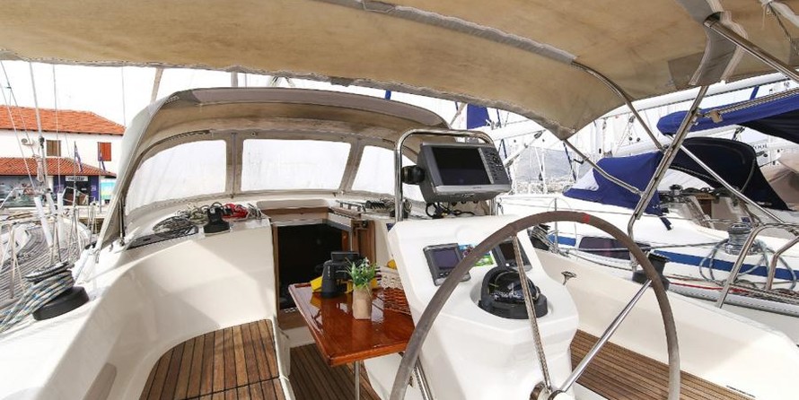 Bavaria Cruiser 36