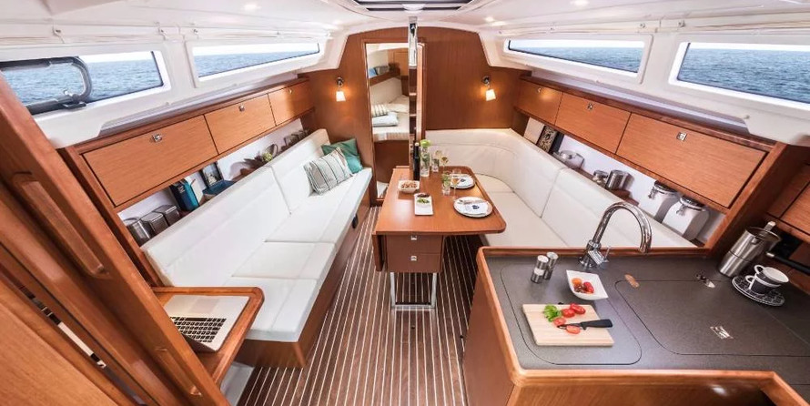 Bavaria CRUISER 34