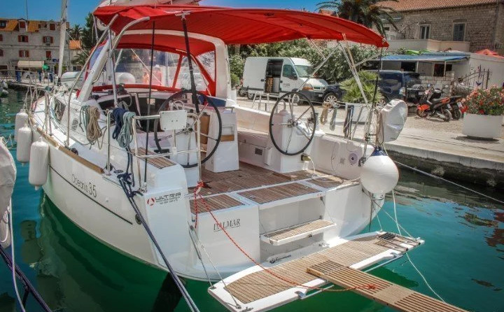 Oceanis 35