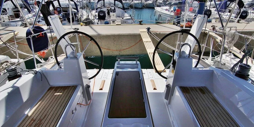 Beneteau Oceanis 38.1