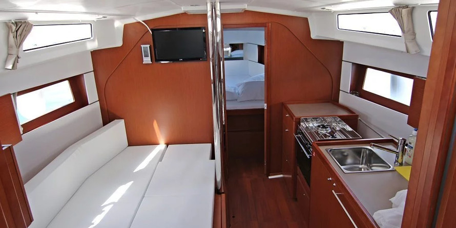 Beneteau Oceanis 38.1