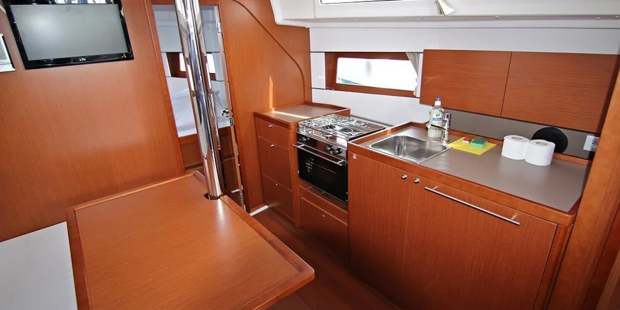 Beneteau Oceanis 38.1