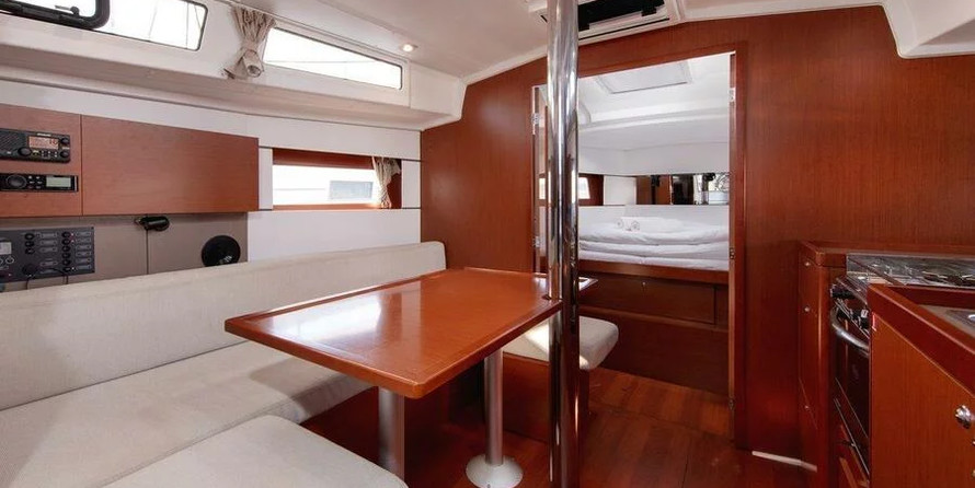 Beneteau Oceanis 38.1