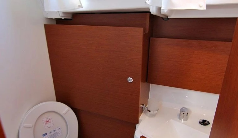 Beneteau Oceanis 38.1