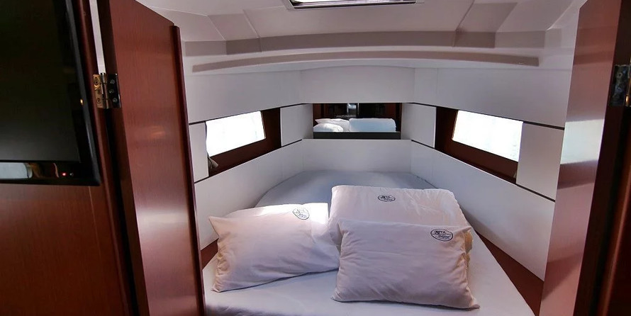 Beneteau Oceanis 38.1