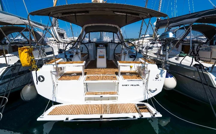 Oceanis 38