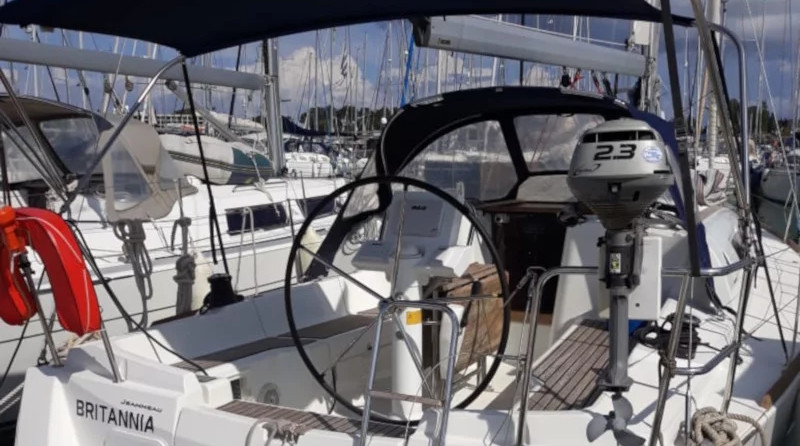Sun Odyssey 33i
