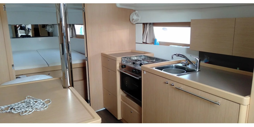 Beneteau Oceanis 38.1