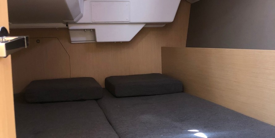 Beneteau Oceanis 38.1