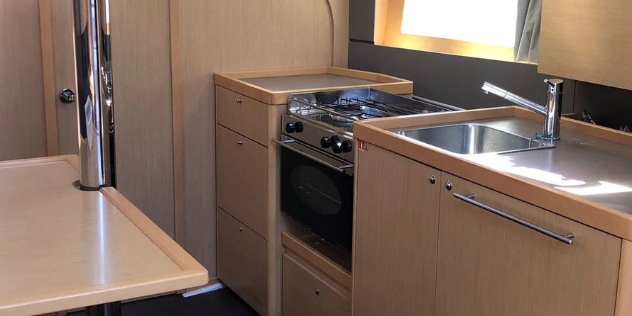 Beneteau Oceanis 38.1