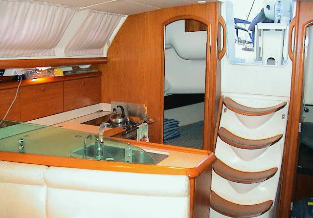 Sun Odyssey 37