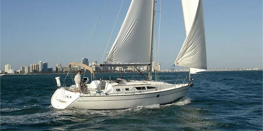 Sun Odyssey 37