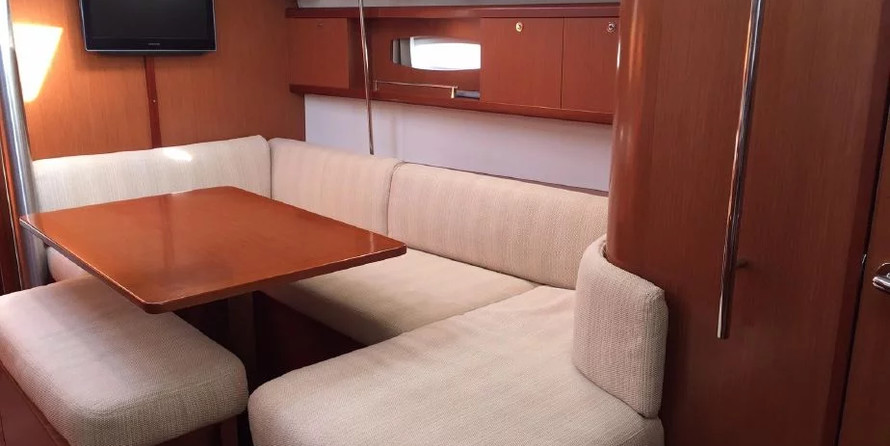Beneteau Oceanis 40