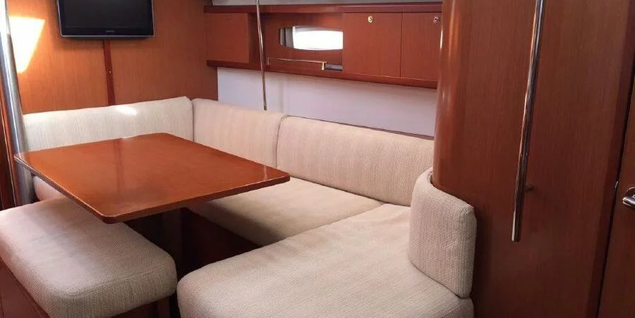 Beneteau Oceanis 40