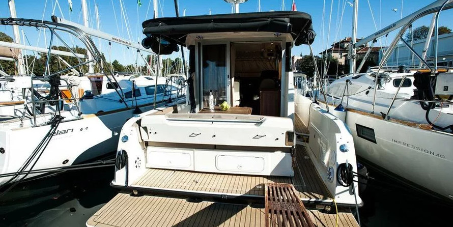 Quicksilver Activ 855 Weekend