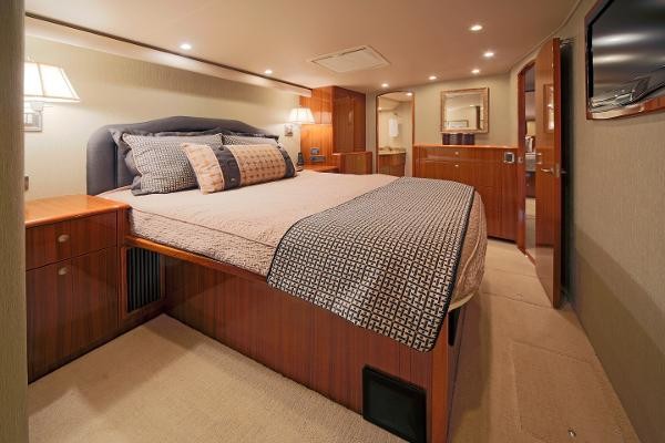 Viking Enclosed Bridge