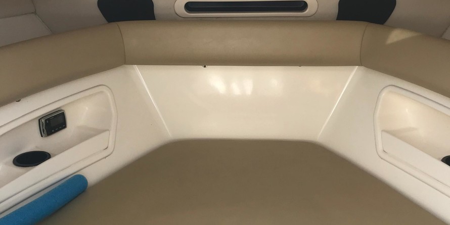 Boston Whaler 320 Outrage Cuddy Cabin