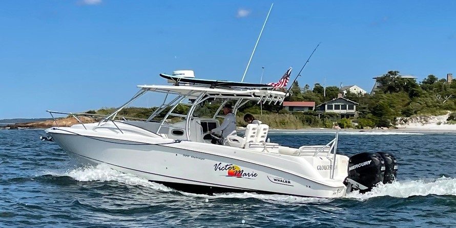 Boston Whaler 320 Outrage Cuddy Cabin