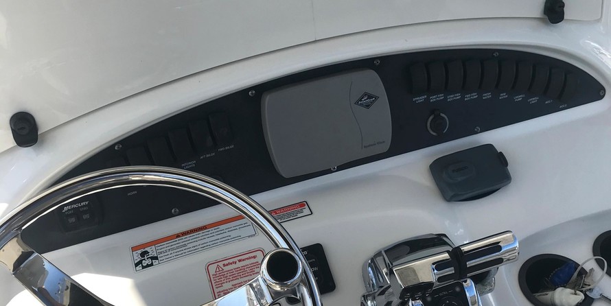 Boston Whaler 320 Outrage Cuddy Cabin