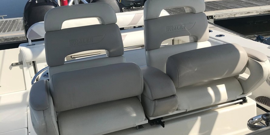 Boston Whaler 320 Outrage Cuddy Cabin