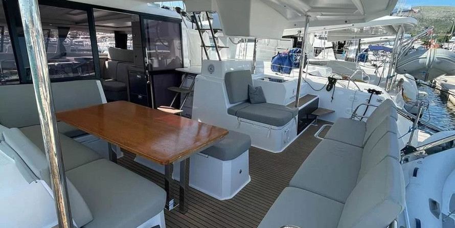 Fountaine Pajot Astrea 42