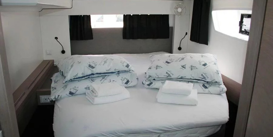 Fountaine Pajot Astrea 42