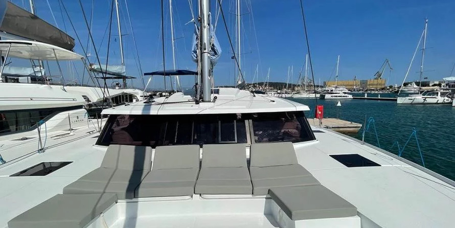 Fountaine Pajot Astrea 42