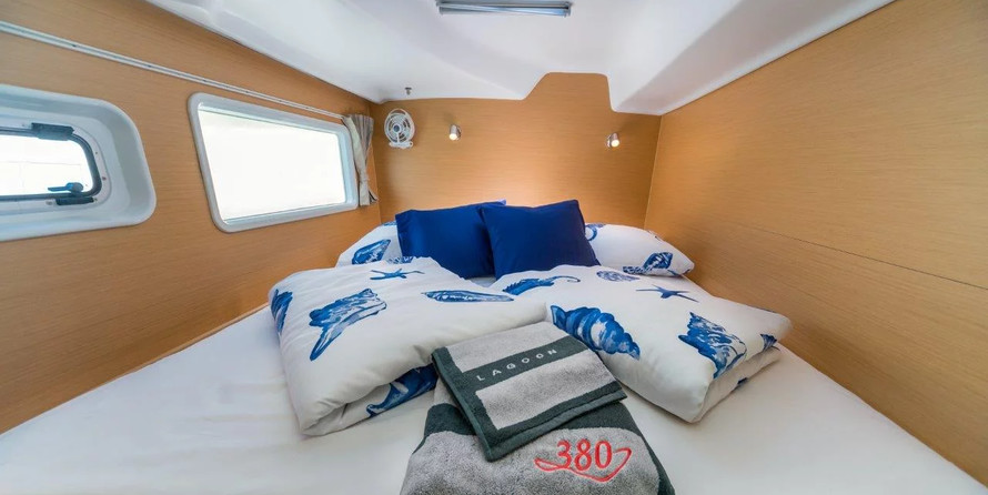 Lagoon 380 - 4 + 1 cab.
