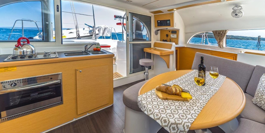 Lagoon 380 - 4 + 1 cab.