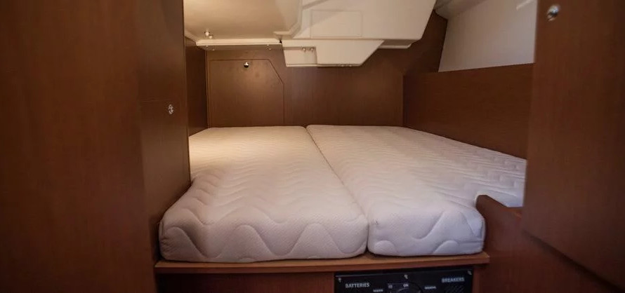 Beneteau Oceanis 38.1