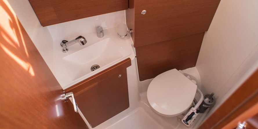 Beneteau Oceanis 38.1