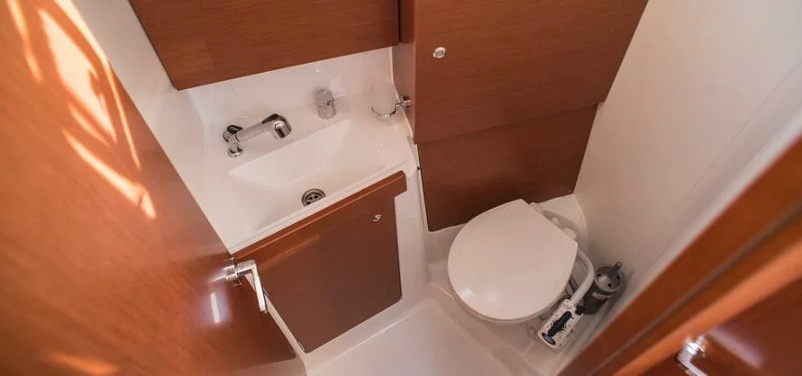 Beneteau Oceanis 38.1