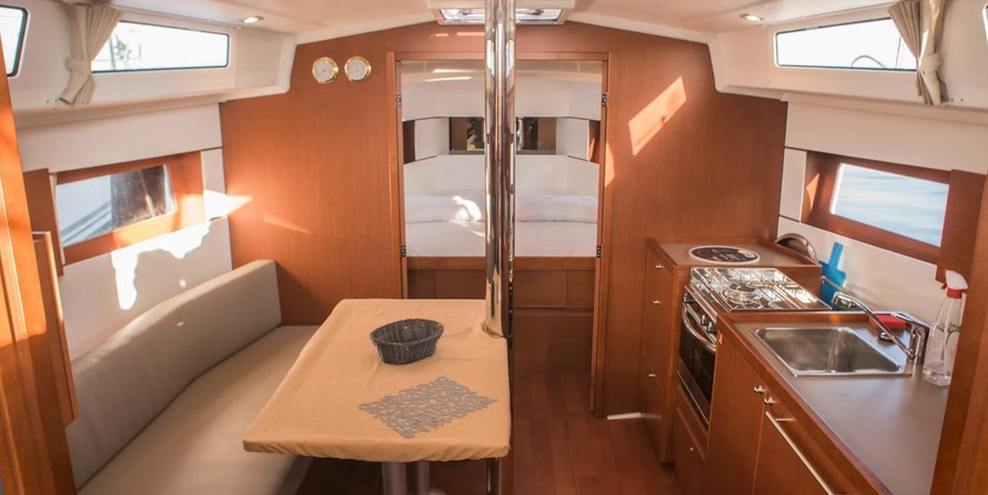 Beneteau Oceanis 38.1