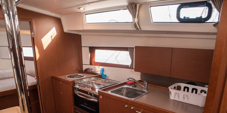Beneteau Oceanis 38.1